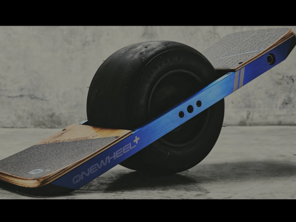 電動一輪スケボー Onewheel がパワーアップ 航続距離は最大11キロに Techable テッカブル