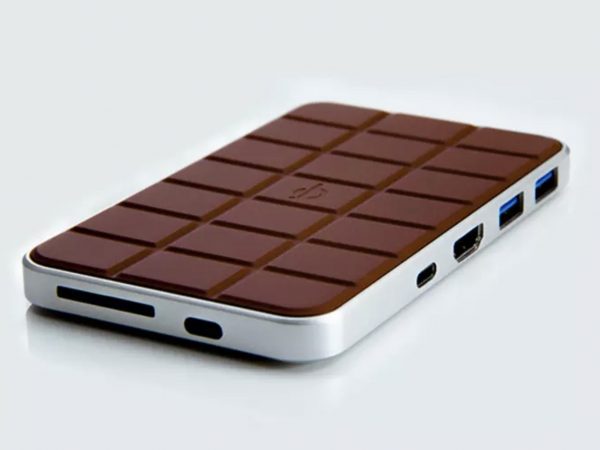 板チョコデザインのusb C ハブ Chocolate Hub 2 がかわいくて実用的 Techable テッカブル