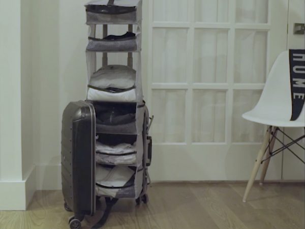 旅行が多い人必見 アコーディオン式収納棚付きのスーツケース Lifepack Techable テッカブル