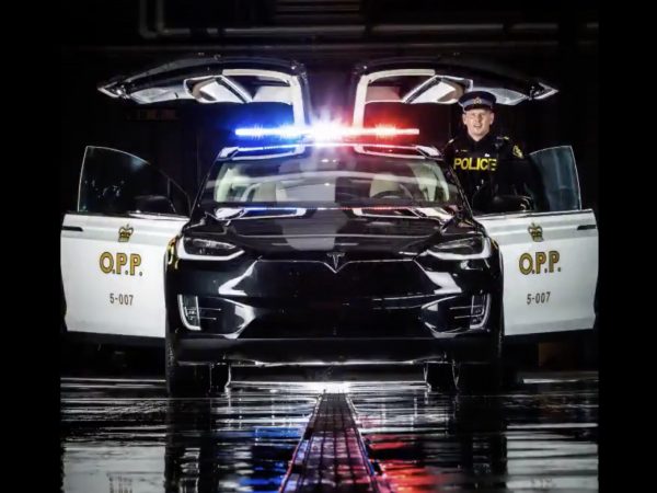 Tesla車 世界の警察でパトカー採用続々 米国 カナダに続きスイスでも導入 Techable テッカブル