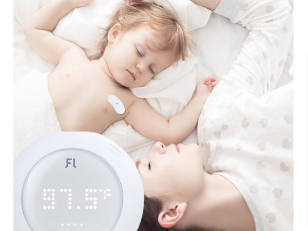 子育ての強い味方 赤ちゃんの体温を24時間測定するパッチ Techable テッカブル