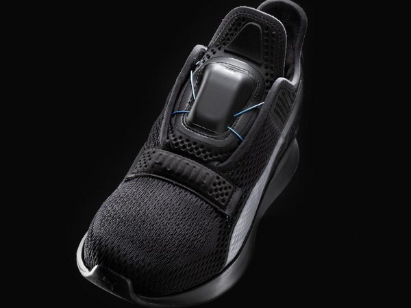 Pumaの靴紐なしシューズはスマホで調整もできる 年発売へ Techable テッカブル