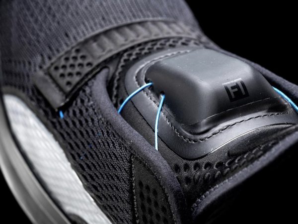 Pumaの靴紐なしシューズはスマホで調整もできる 年発売へ Techable テッカブル