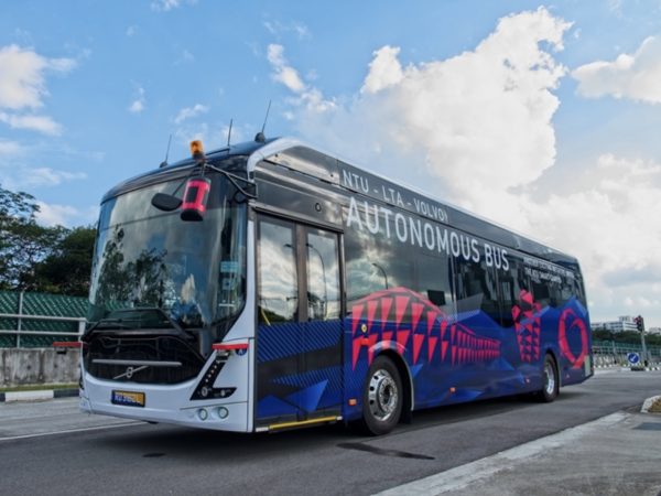 Volvoの自動運転バス シンガポールで試験運行 地元大学と共同開発 Techable テッカブル