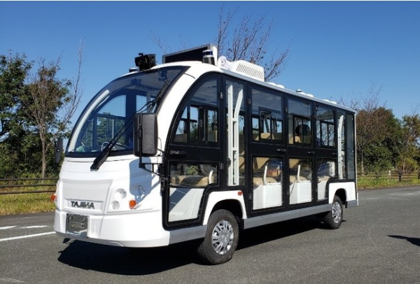 日本初！ 1ヶ所から複数都市の自動運転車両を監視・操縦する実証実験を実施