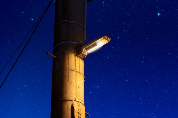 パナソニックの「星空に優しい照明」、「星空保護区」を目指す2つの街へ導入