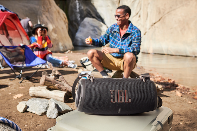 JBL最強のBluetoothスピーカー「JBL XTREME 3」はスマホの2台同時充電も可能！