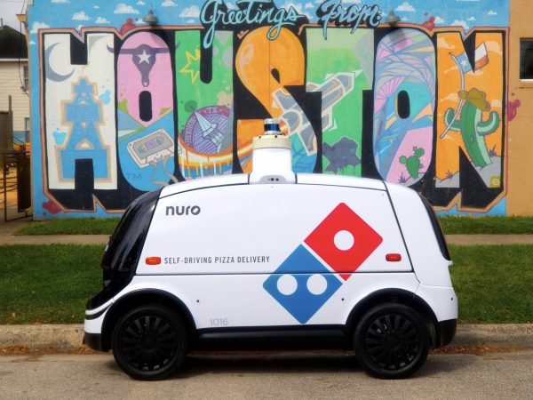 完全無人でピザ宅配！ Domino’sが米ヒューストンで自動走行車両デリバリーを開始