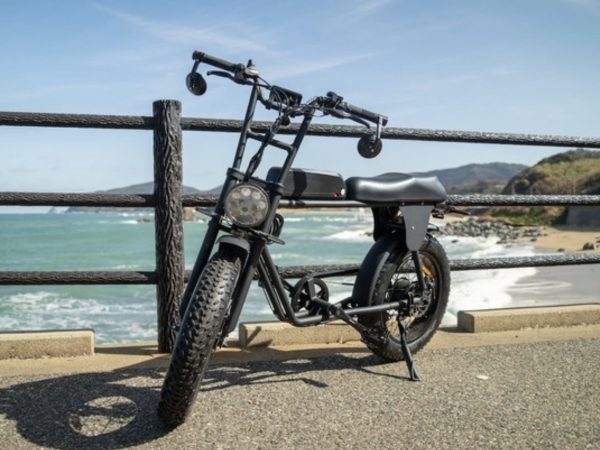短・中距離移動に最適！ 自転車、バイクとして使える電動二輪「KOGUNA」