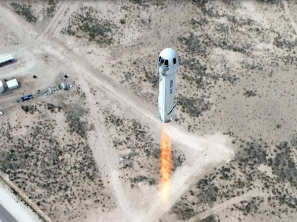 Blue Originが7月20日に初の商業宇宙旅行を実施、1座席のチケットを競売に