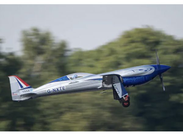 ロールスロイスが全電動プロペラ機「Sprit of Innovation」の初飛行に成功！
