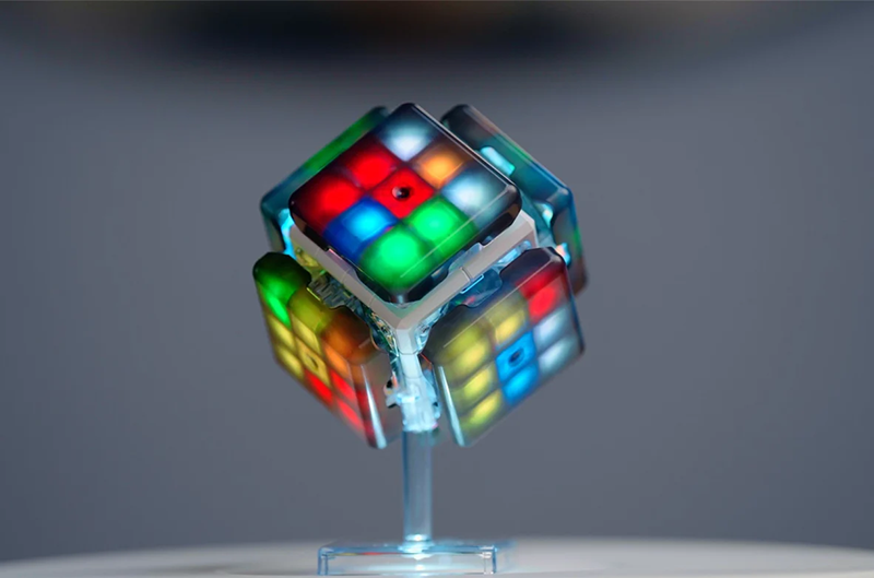 ルービックキューブ誕生から50年。最近ではAI搭載パズルキューブも